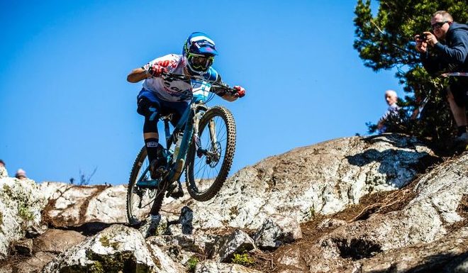 Quels pneus VTT adaptés pour le Down Country ?