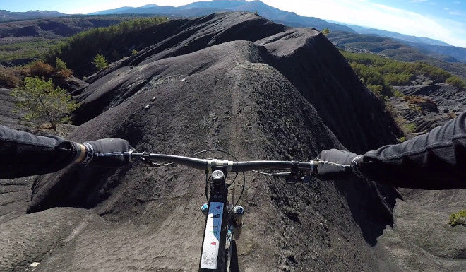 Tour sur les Terres Noires avec un jeune rider Enduro
