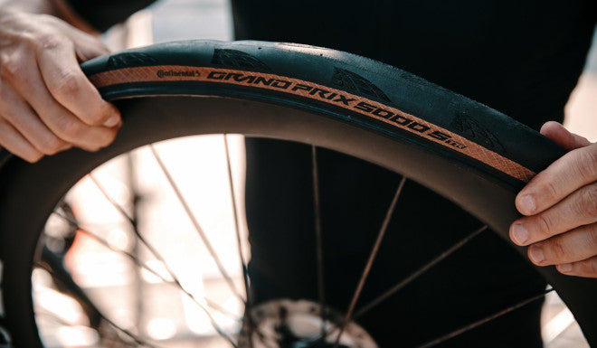Comparatif pneus tubeless vélo route : Continental, Pirelli, Vittoria…