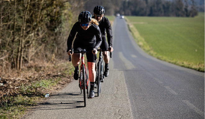 Pneus et chambres à air vélo route compétition : lesquels choisir ?