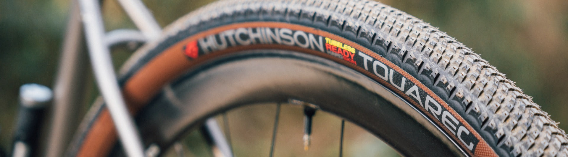 Focus sur les crampons du pneu de Gravel Hutchinson Touareg