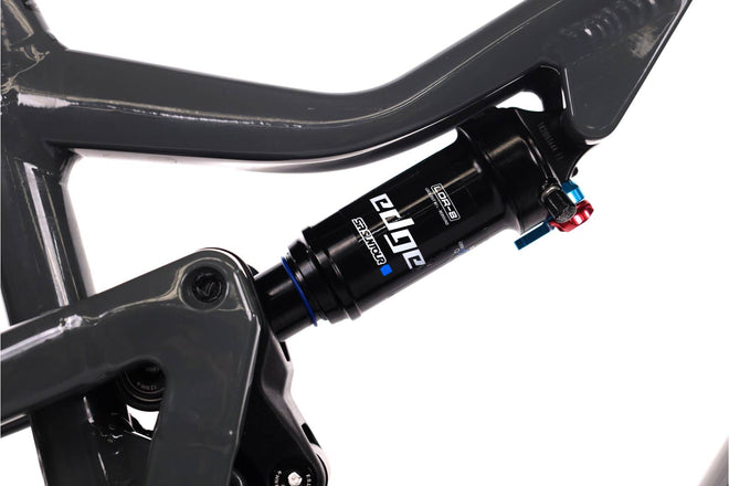 Focus Thron 6.8 - VTT Tout suspendu