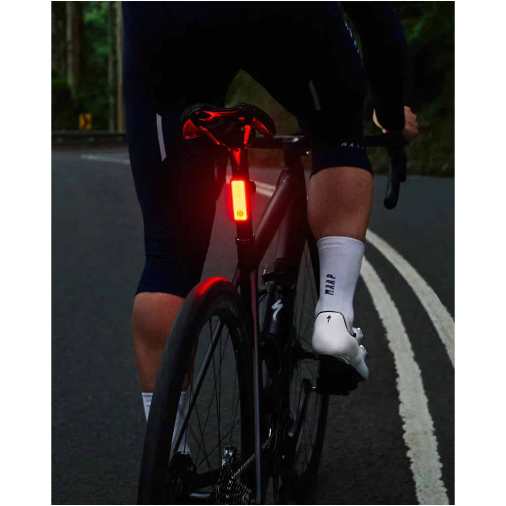 Lampe vélo arrière puissante à LED Blinder R-150 Knog