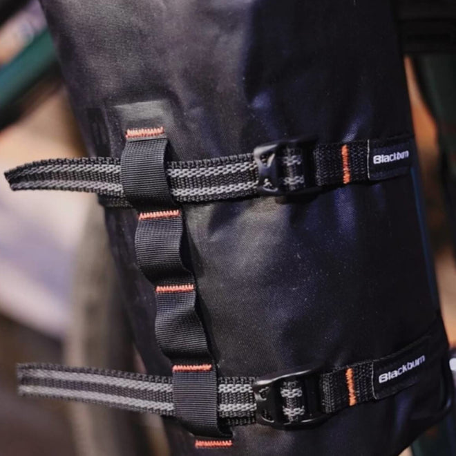 Sac de couchage sur cage outpost cargo