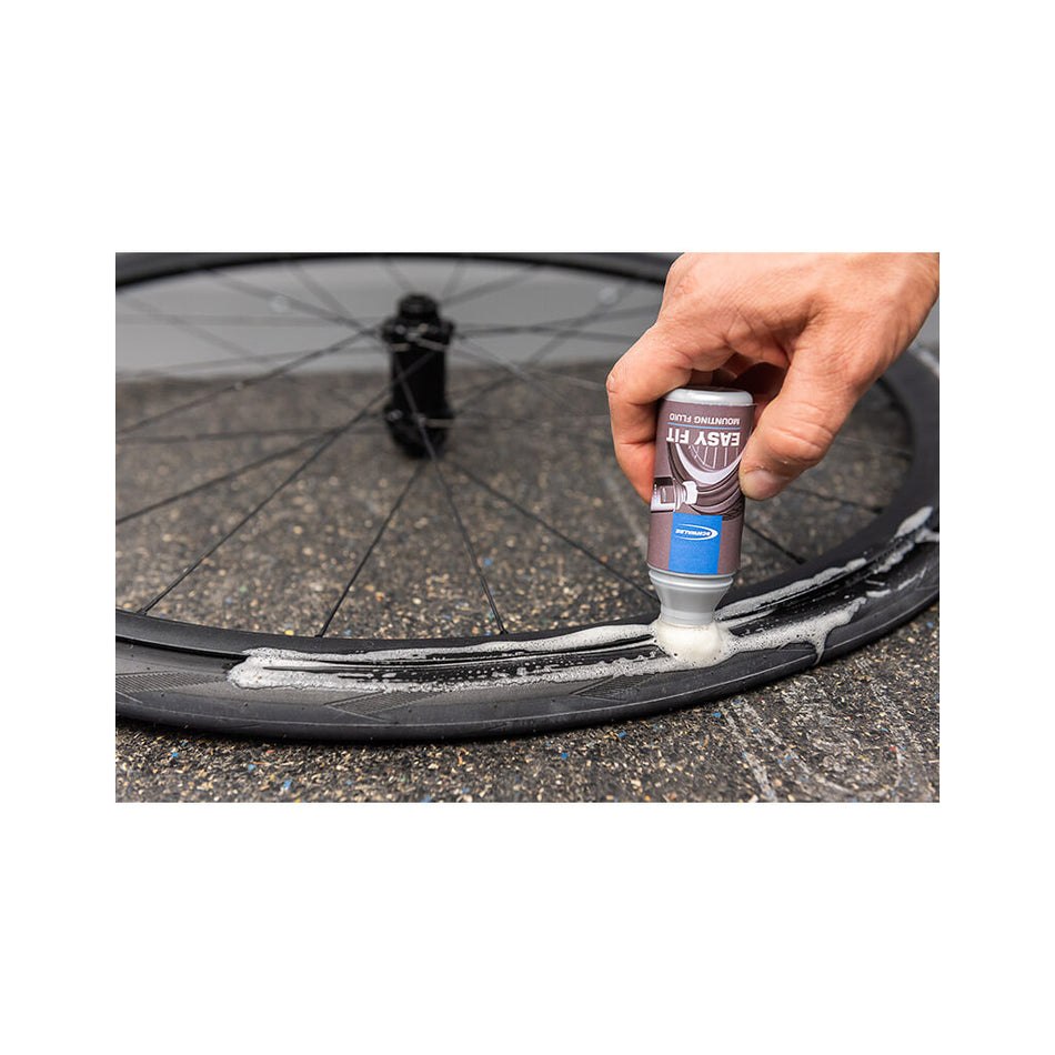 montage pneu velo avec liquide easy fit schwalbe