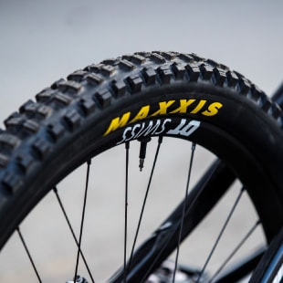 Quelle pression pour pneus VTT 26, 27.5 et 29 pouces, TT et tubeless ?