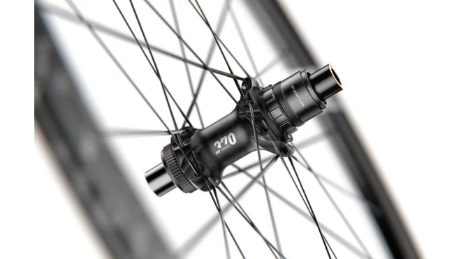 Guidon vélo papillon en alu noir 590 mm Guidon vélo papillon en alu noir 590 mm