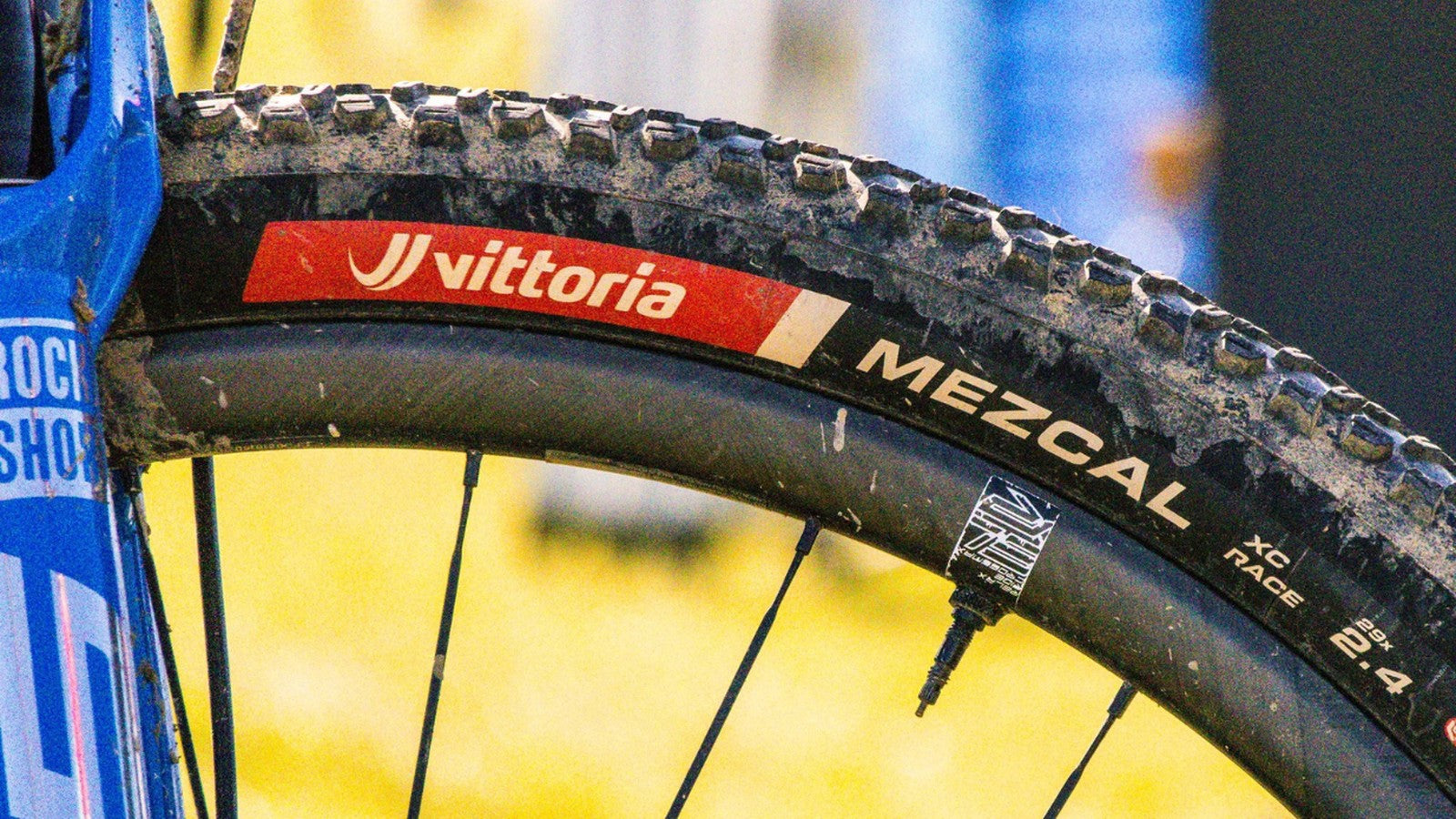Pneu VTT Vittoria Mezcal XC Race 29 pouces tubeless ready avec gomme Graphene et Silica pour cross-country