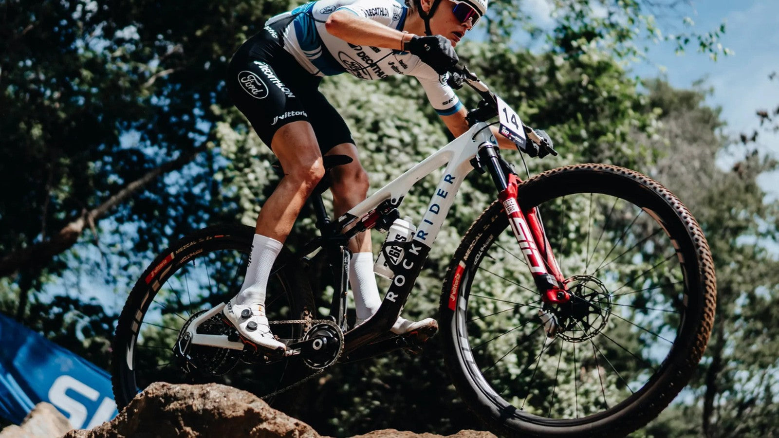 Pneu VTT Vittoria Mezcal XC Race 29 tubeless ready avec gomme Graphene et Silica pour cross-country performant